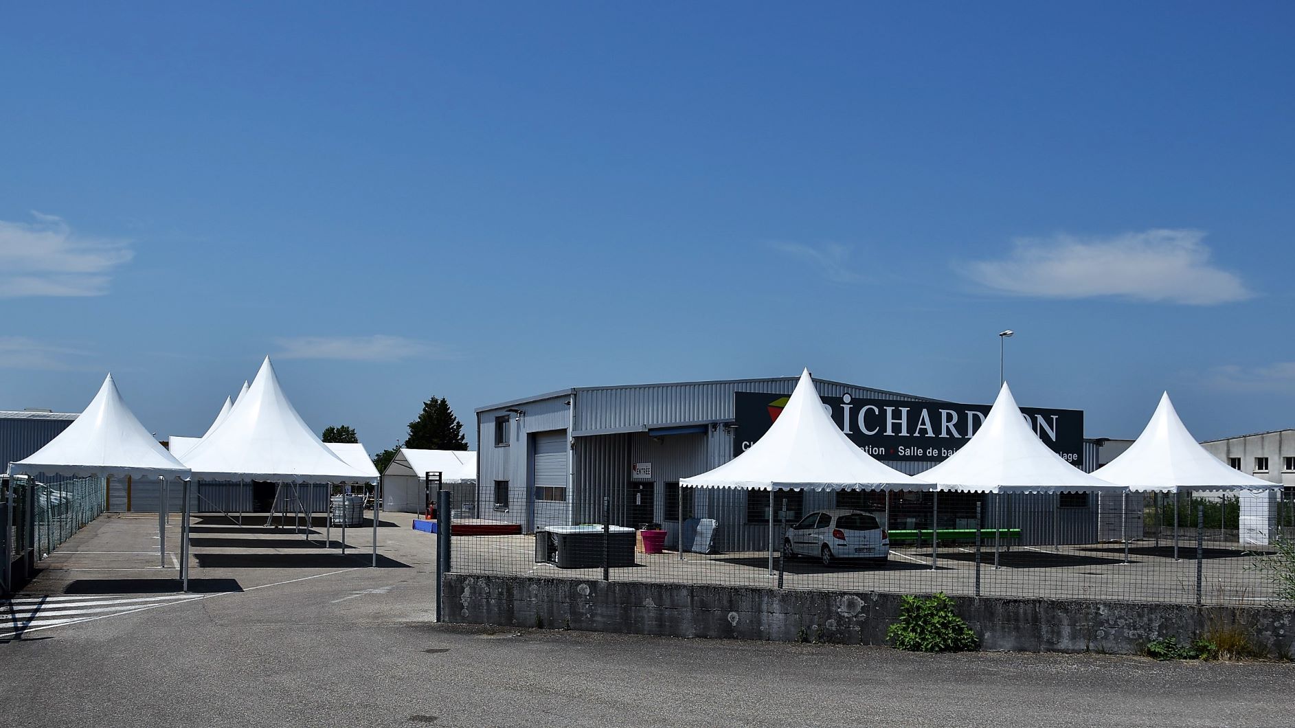 Location pagode pour inauguration RICHARDSON à Ambérieu dans l'ain (01)